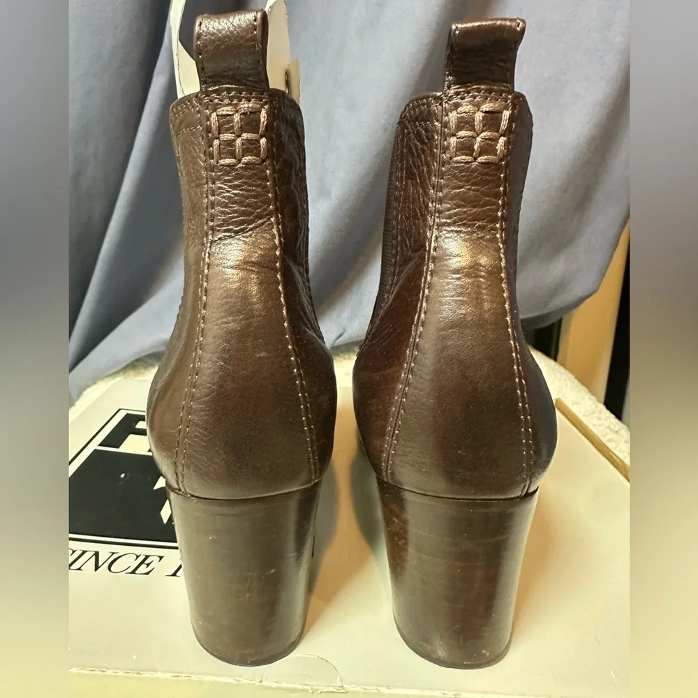 Frye Stella Chelsea Short Dark Brown Leather Boots Size 8